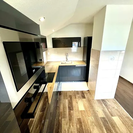 Brothers House